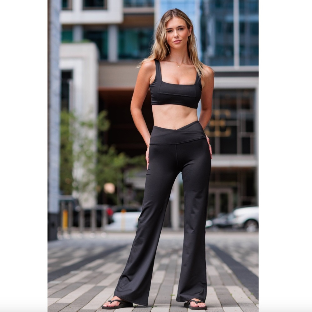 Booty By Brabants FormFit 31” Flare Leggings, Black